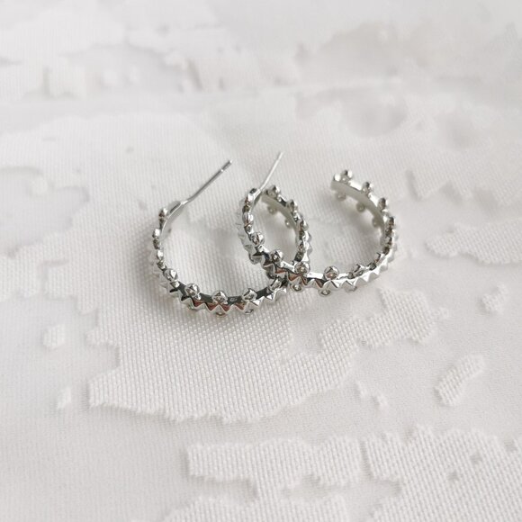 Kendra Scott Jada Silver Small Hoop Earrings White Crystal - Picture 2 of 3